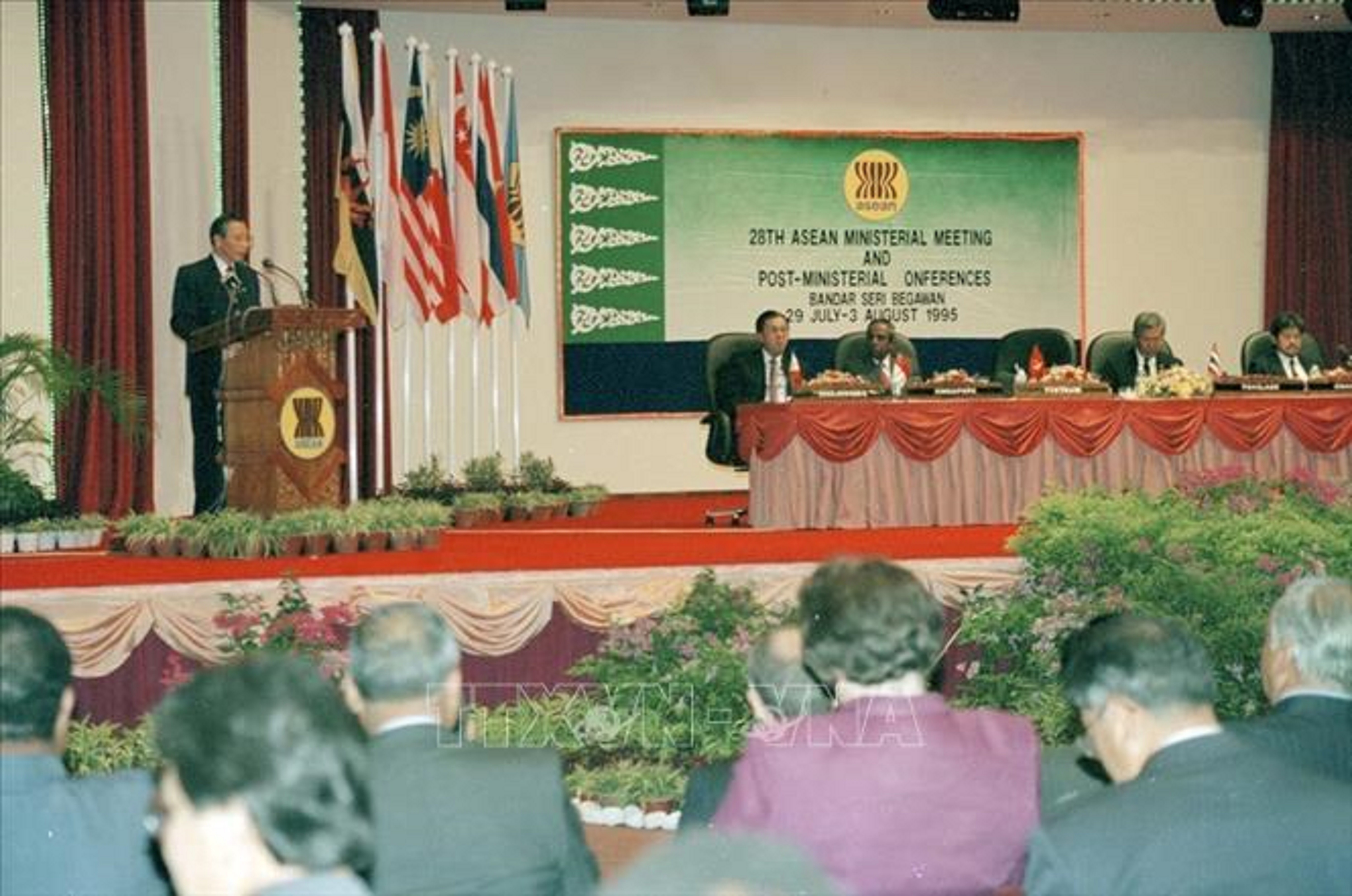 30 năm gia nhập ASEAN: Ảnh lễ kết nạp Việt Nam tại Brunei năm 1995