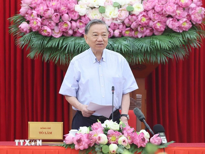 Tổng Bí thư Tô Lâm chủ trì buổi làm việc về dự thảo các văn kiện Đại hội XIV Tổng Bí thư Tô Lâm chủ trì buổi làm việc về dự thảo các văn kiện Đại hội XIV