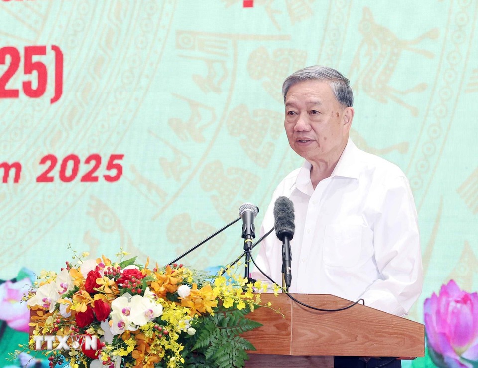 Tổng Bí thư Tô Lâm nhấn mạnh, dù có sự khác biệt về chức năng, nhiệm vụ và quy mô tổ chức, Quân đội nhân dân, Công an nhân dân và ngành Ngoại giao đều kiên định mục tiêu độc lập dân tộc gắn liền với chủ nghĩa xã hội.
