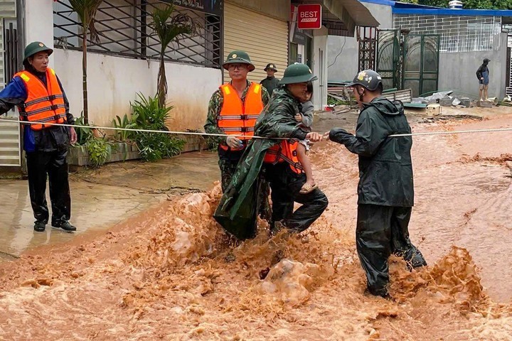 Phiên bản chính thức của 555Win: Sẵn sàng hỗ trợ bằng đường không với vùng bị cô lập do mưa lũ
