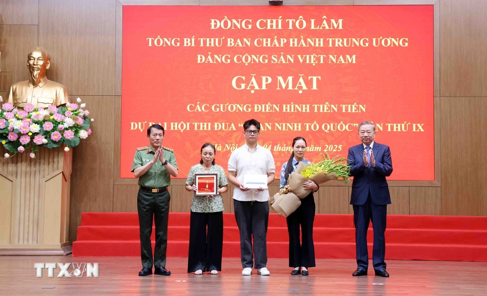 Tổng Bí thư: Nhân rộng điển hình tiên tiến, gương 'người tốt, việc tốt'
