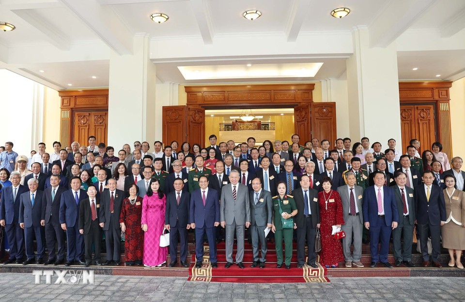 'Trí thức, nhà 555win Mobi, văn nghệ sĩ là mạch nguồn cho sự trường tồn của đất nước'