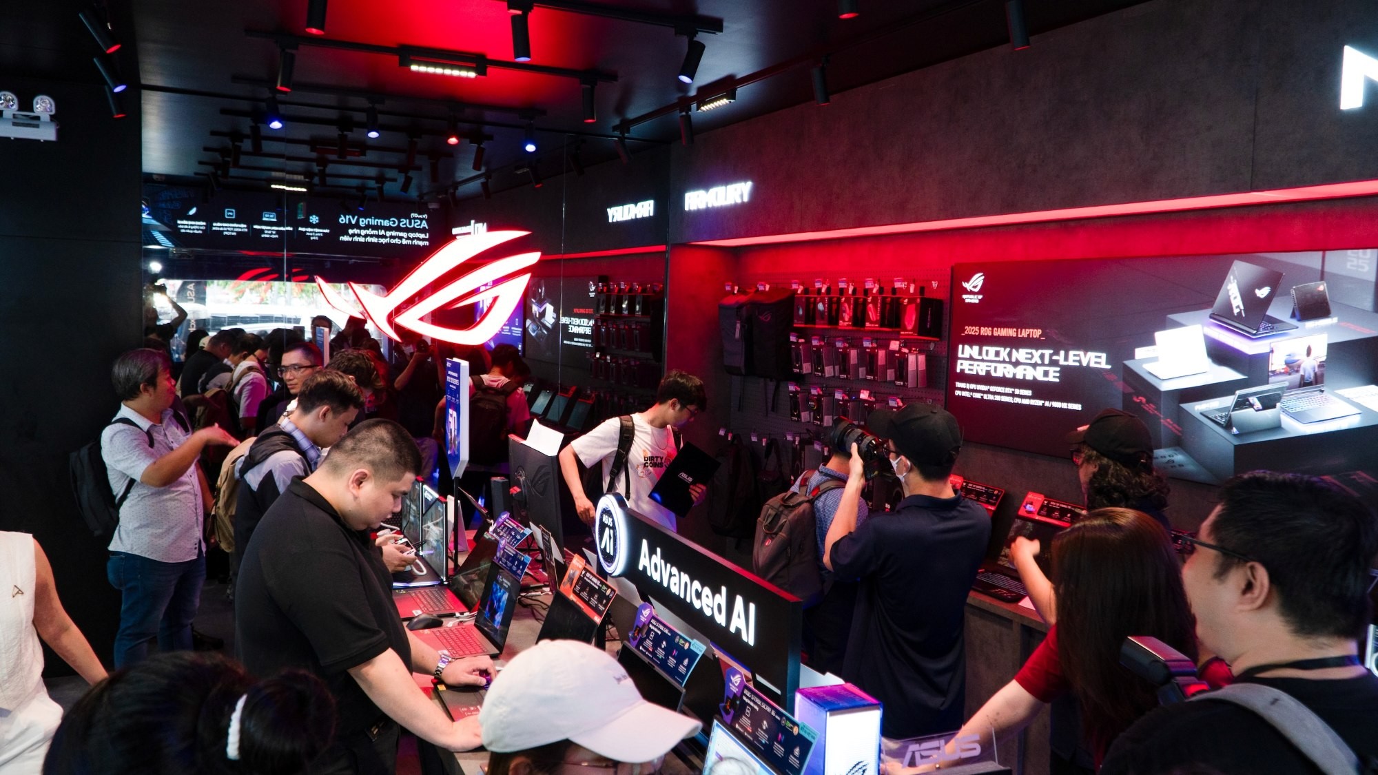 ASUS tiếp tục đưa mô hình Exclusive Store đến TP HCM