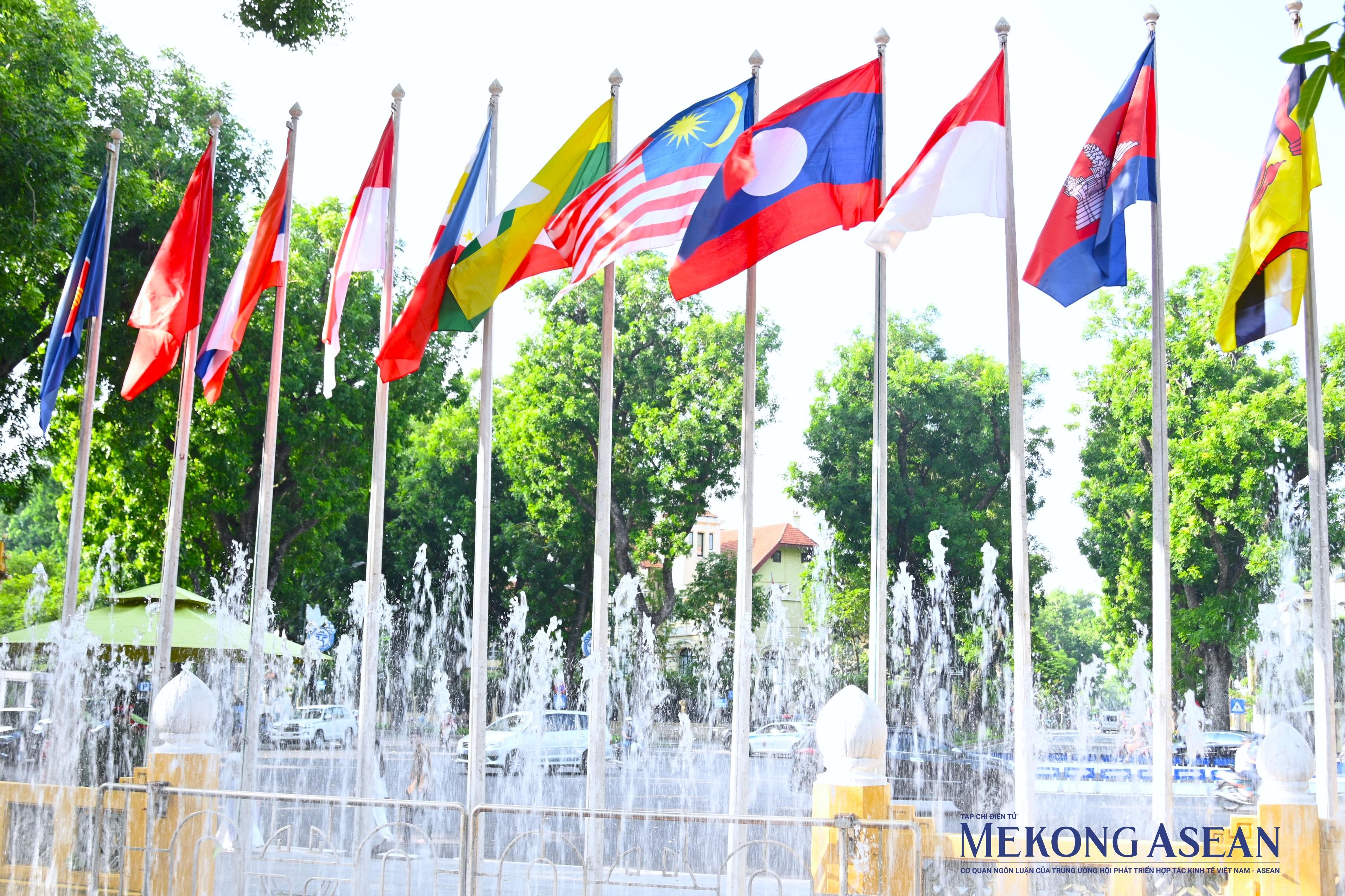 Lễ thượng cờ kỷ niệm 58 năm thành lập ASEAN tại Hà Nội