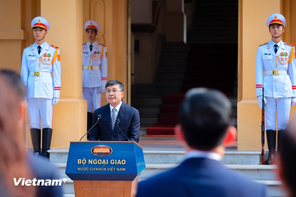 Lễ thượng cờ kỷ niệm 58 năm thành lập ASEAN tại Hà Nội