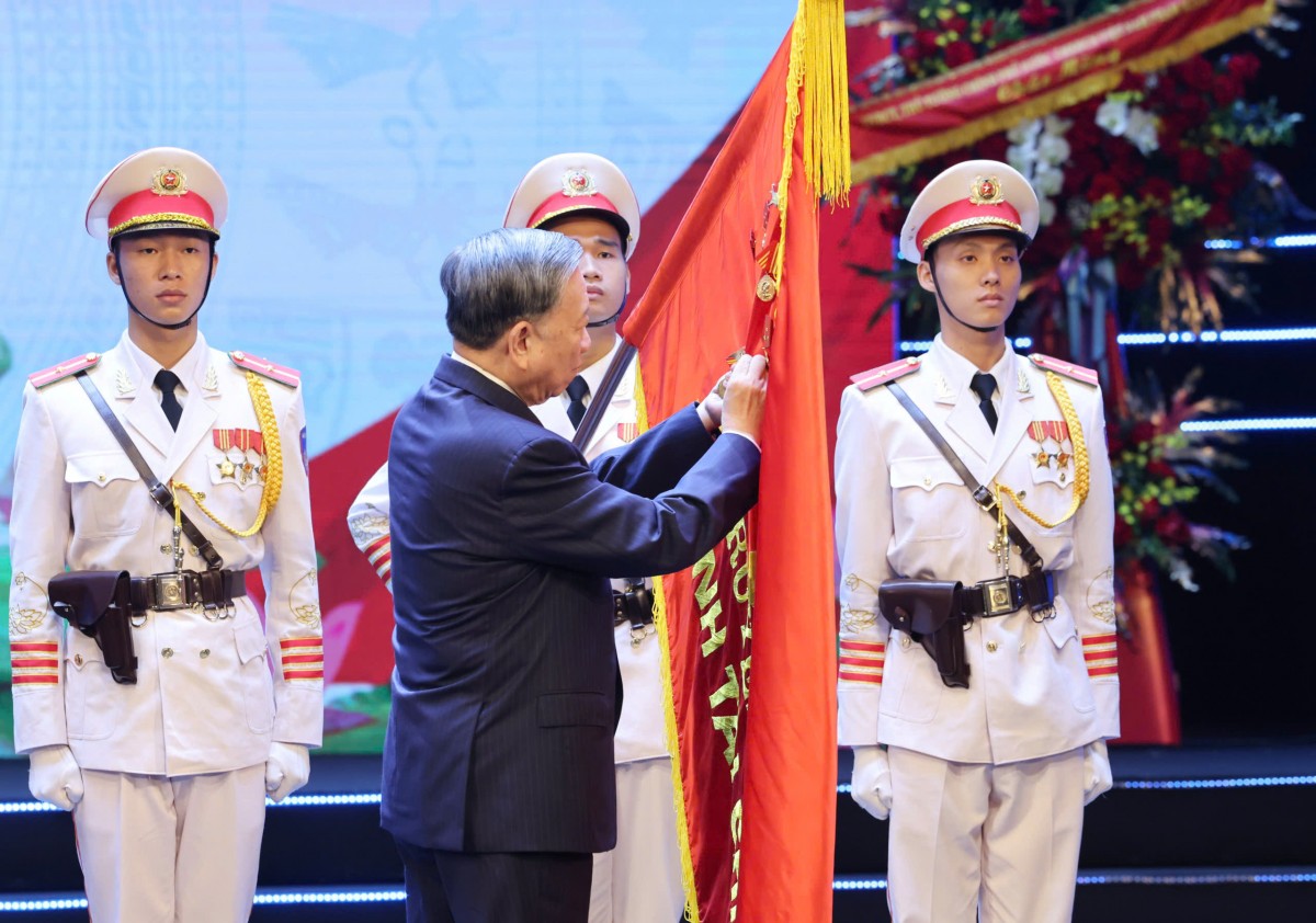 Tổng Bí thư Tô Lâm trao Huân chương Độc lập hạng Nhất cho Trang Nhà Cái 555win.com - Đăng Nhập +555k