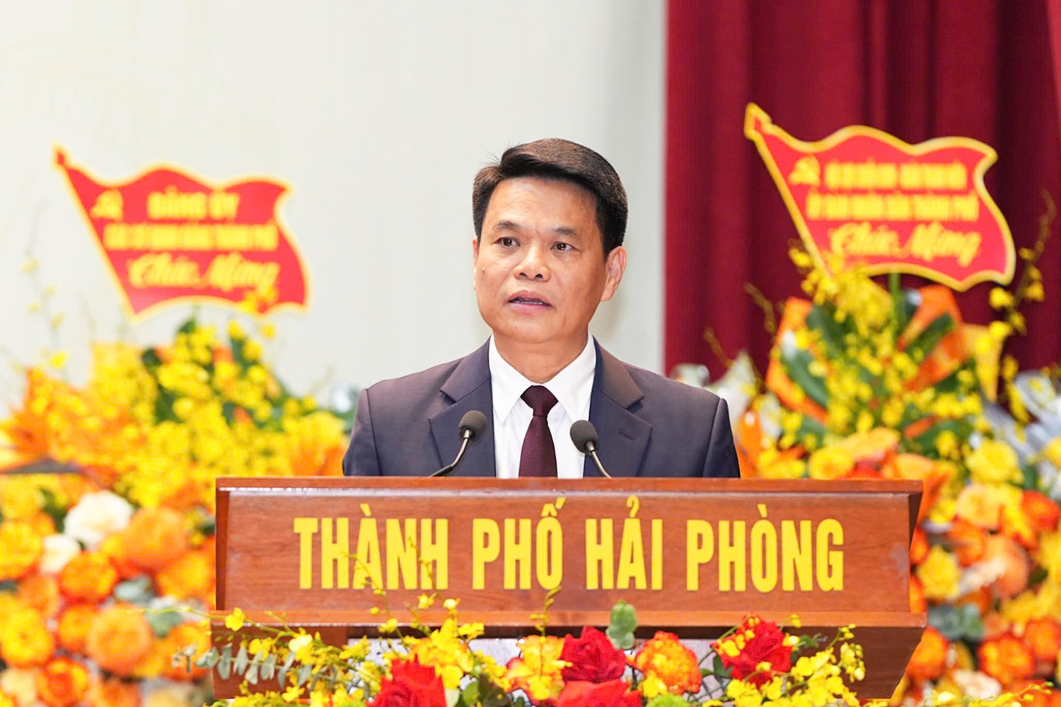 Ông Lê Ngọc Châu, Phó Bí thư Thành uỷ, Bí thư Đảng ủy UBND thành phố, Chủ tịch UBND thành phố Hải Phòng phát biểu khai mạc đại hội.