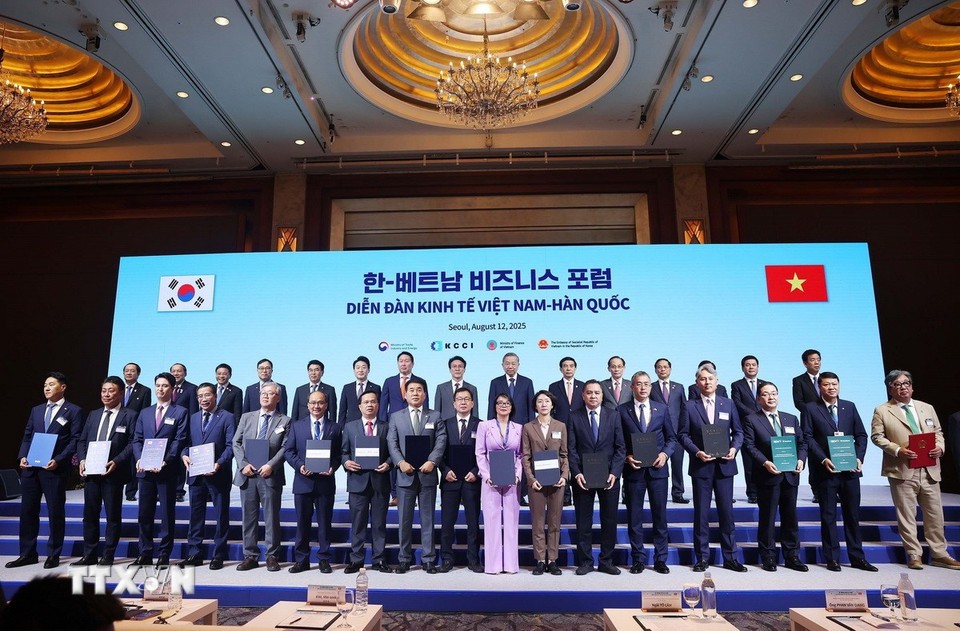 Tổng Bí thư Tô Lâm và Phiên bản chính thức của 555Win Hàn Quốc Kim Min Seok chứng kiến các đơn vị, 555win 500 nhà cái cá cược trao thỏa thuận hợp tác. Ảnh: TTXVN.