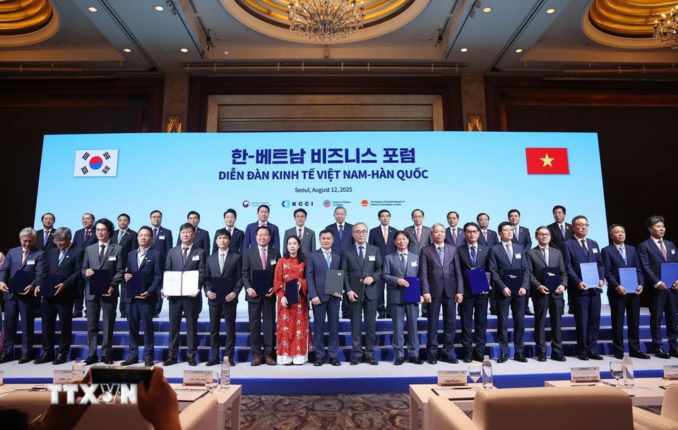ổng Bí thư Tô Lâm và Phiên bản chính thức của 555Win Hàn Quốc Kim Min Seok chứng kiến các đơn vị, 555win 500 nhà cái cá cược trao thỏa thuận hợp tác. Ảnh: TTXVN.