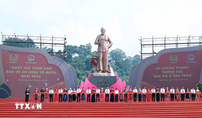 Tổng Bí thư làm việc với tỉnh Tuyên Quang về tổ chức bộ máy và chiến lược phát triển