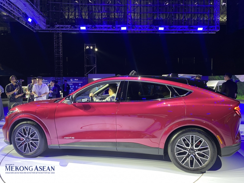 'Chiến mã’ điện Mustang Mach-E của Ford ra mắt tại Việt Nam