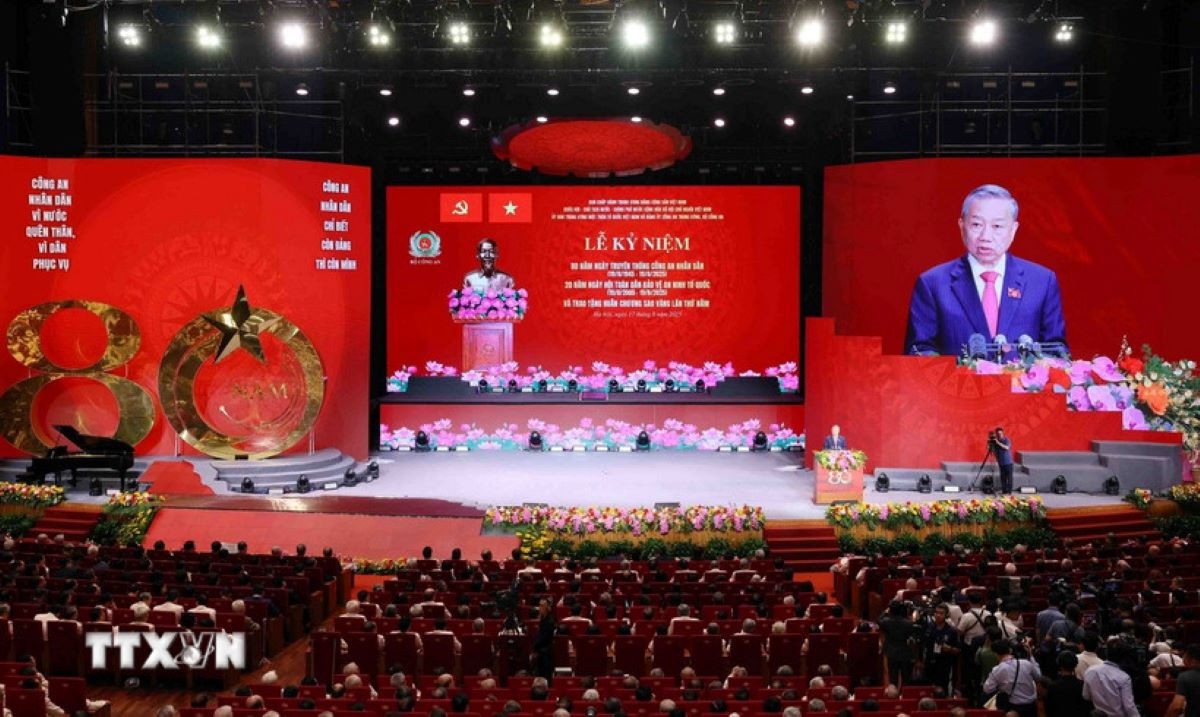 Tổng Bí thư: CAND là 'lá chắn', 'thanh kiếm' bảo vệ chế độ, bảo vệ nhân dân
