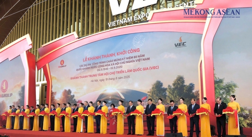 vingroup khanh tha nh kho i cong 6 cong tri nh cha o mu ng 80 nam quoc khanh