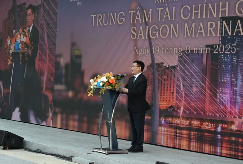 Tòa tháp tài chính Saigon Marina IFC chính thức đi vào hoạt động