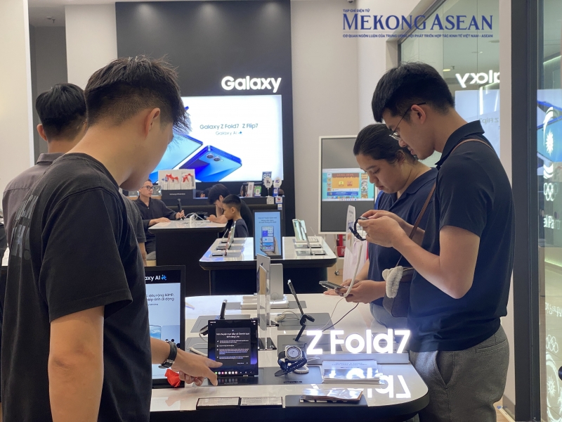 Nhà phân phối iPhone, Samsung báo lãi quý cao nhất trong 4 năm