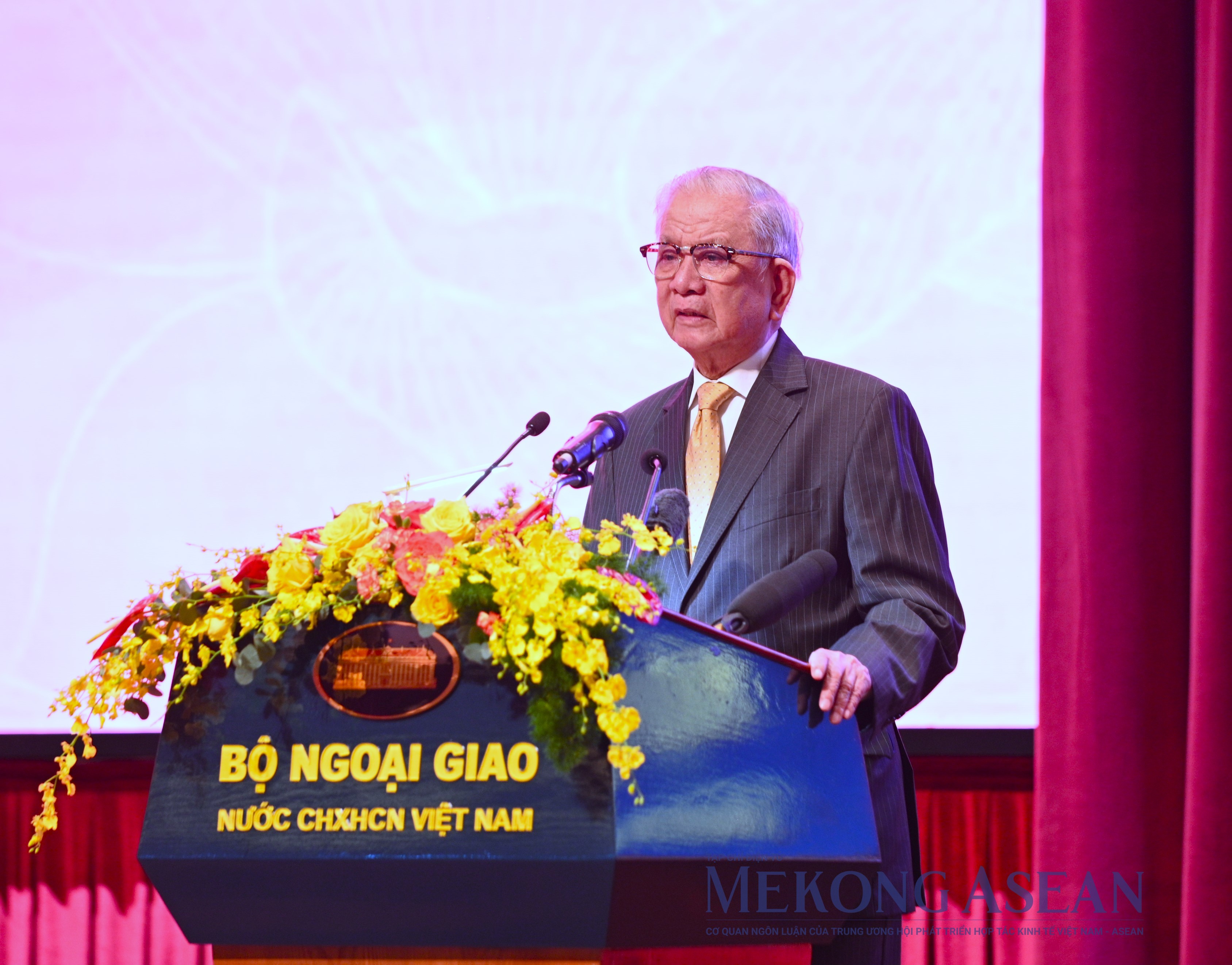 Tổng Bí thư: Ngoại giao Việt Nam đang đứng trước sứ mệnh lịch sử