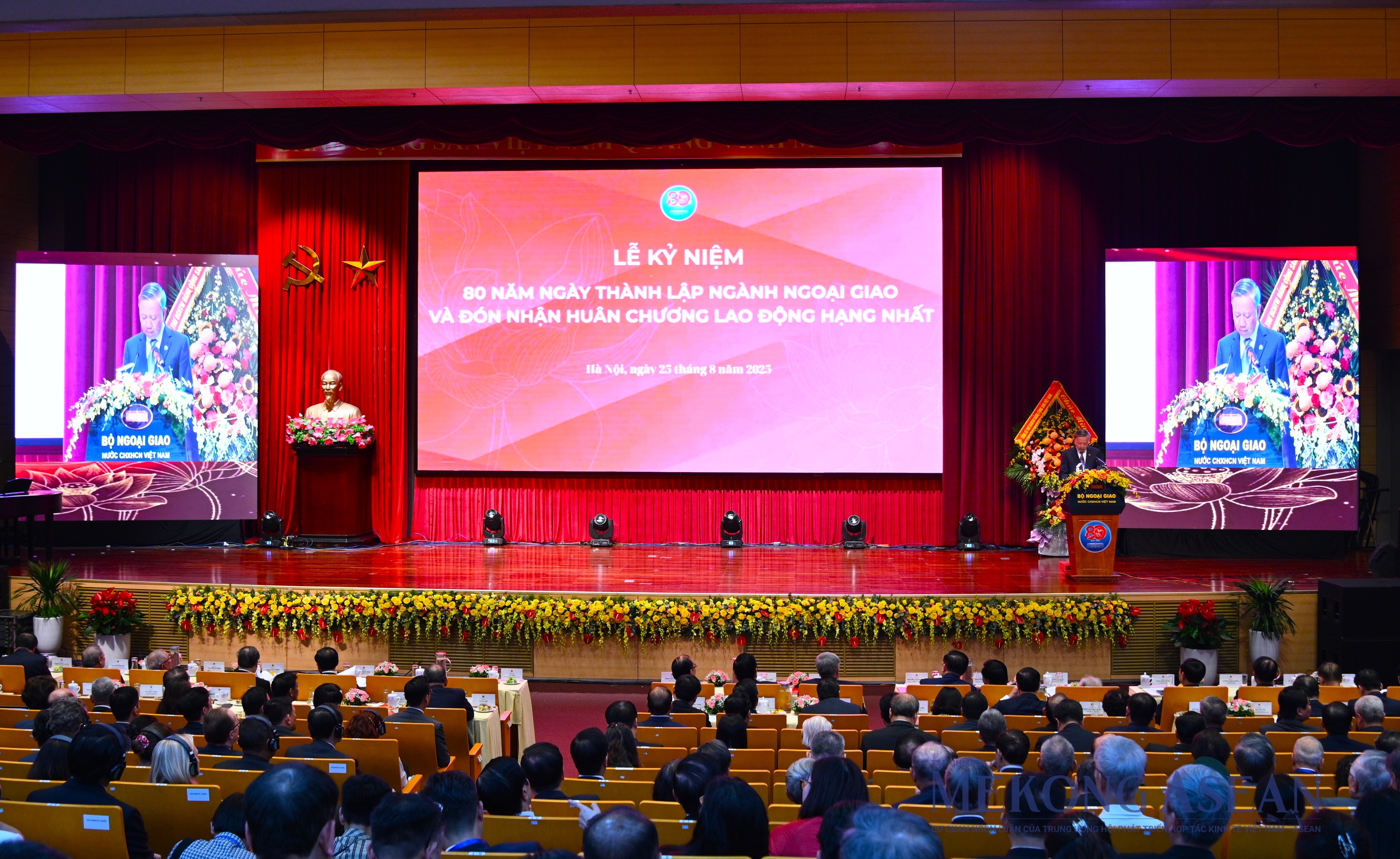 Tổng Bí thư: Ngoại giao Việt Nam đang đứng trước sứ mệnh lịch sử