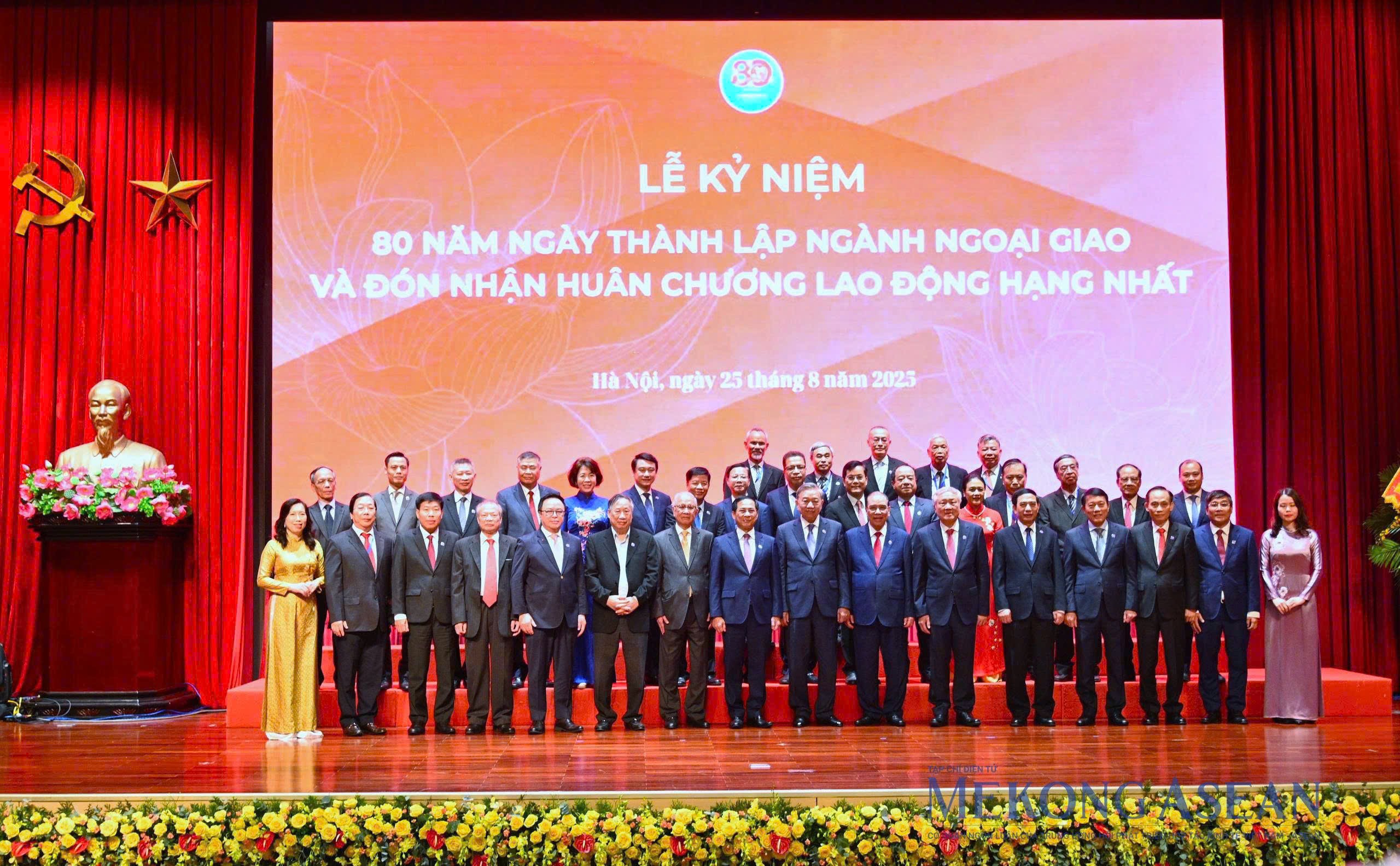 Tổng Bí thư: Ngoại giao Việt Nam đang đứng trước sứ mệnh lịch sử