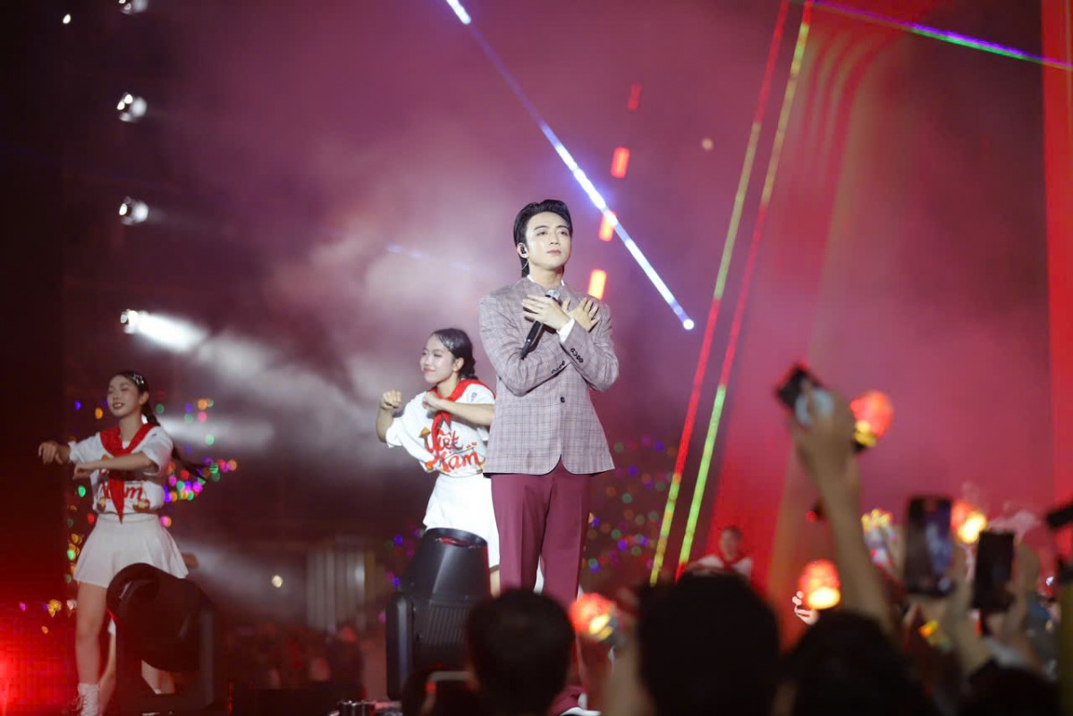 Soobin Hoàng Sơn là một trong những nghệ sĩ tạo nên sự bùng nổ và sức hút lớn nhất của đêm nhạc