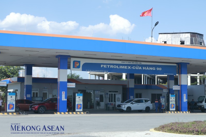 Giá xăng ngày 20/11 có thể tiếp tục tăng nhẹ