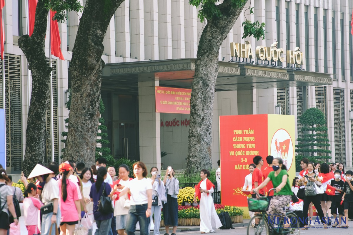 Phố phường Hà Nội rực rỡ chào mừng 80 năm Quốc khánh