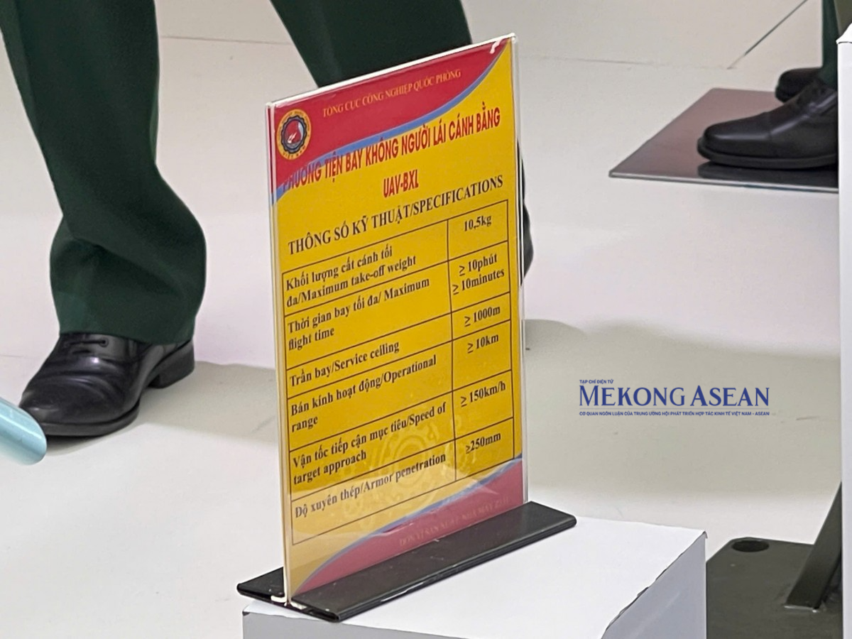 Chiêm ngưỡng dàn khí tài quân sự tại Triển lãm thành tựu đất nước
