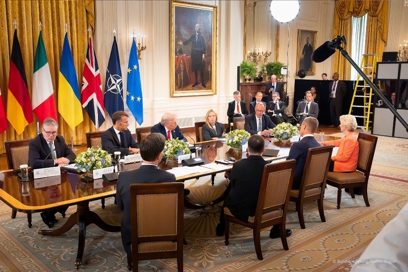Cuộc họp giữa Tổng thống Mỹ Donald Trump, Tổng thống Ukraine Volodymyr Zelensky và các lãnh đạo châu Âu tại Nhà Trắng ngày 18/8. Ảnh: X/@bundeskanzler