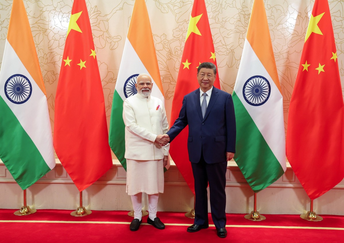 Ông Narendra Modi và ông Tập Cận Bình tại Thiên Tân (Trung Quốc) ngày 31/8. Ảnh: X/@narendramodi