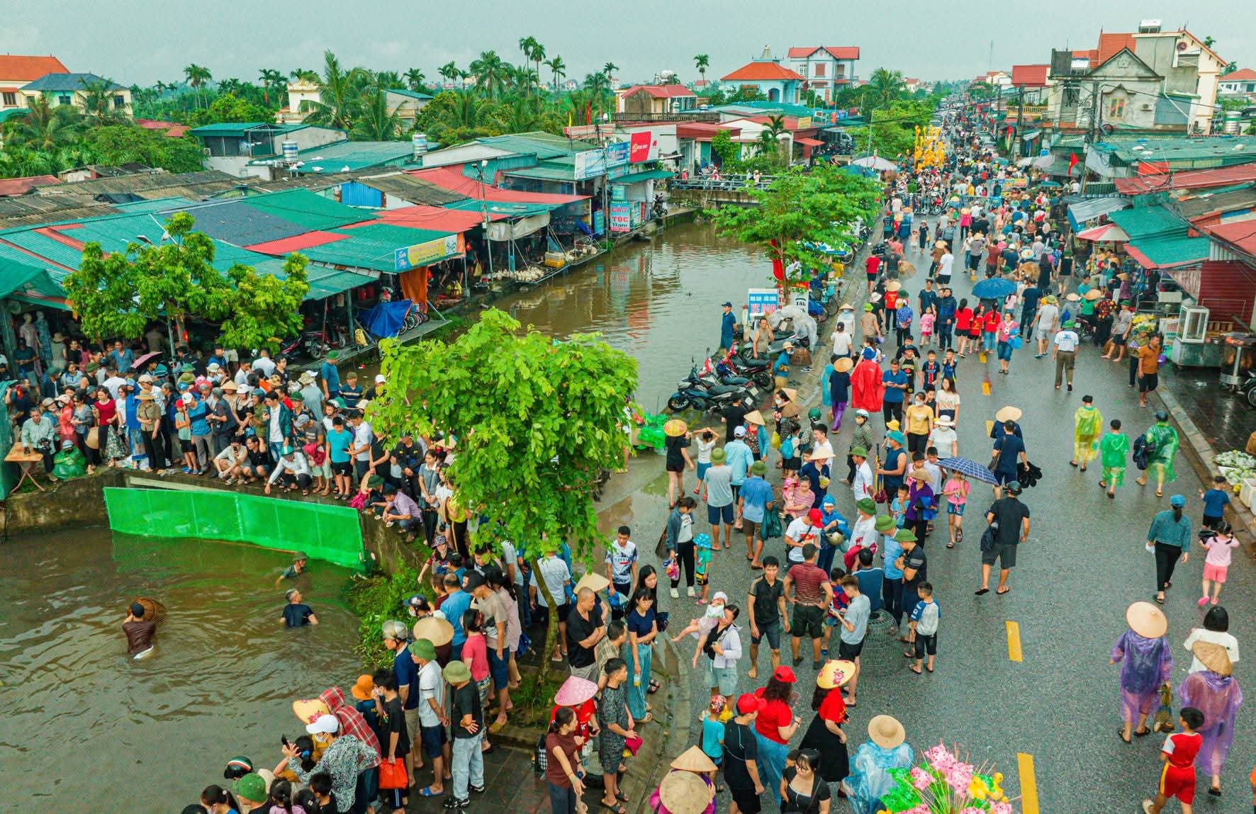 Rộn rã hội đùa nơm xã Chí Minh ở Hải Phòng Rộn rã hội đùa nơm xã Chí Minh ở Hải Phòng