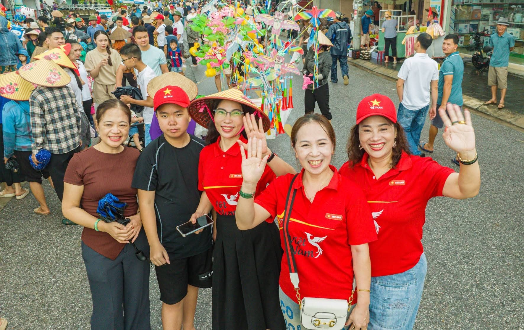 Rộn rã hội đùa nơm xã Chí Minh ở Hải Phòng