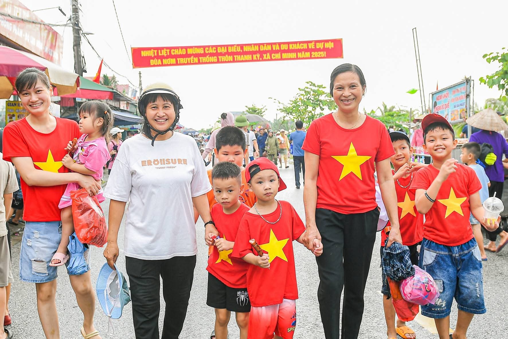 Rộn rã hội đùa nơm xã Chí Minh ở Hải Phòng Rộn rã hội đùa nơm xã Chí Minh ở Hải Phòng