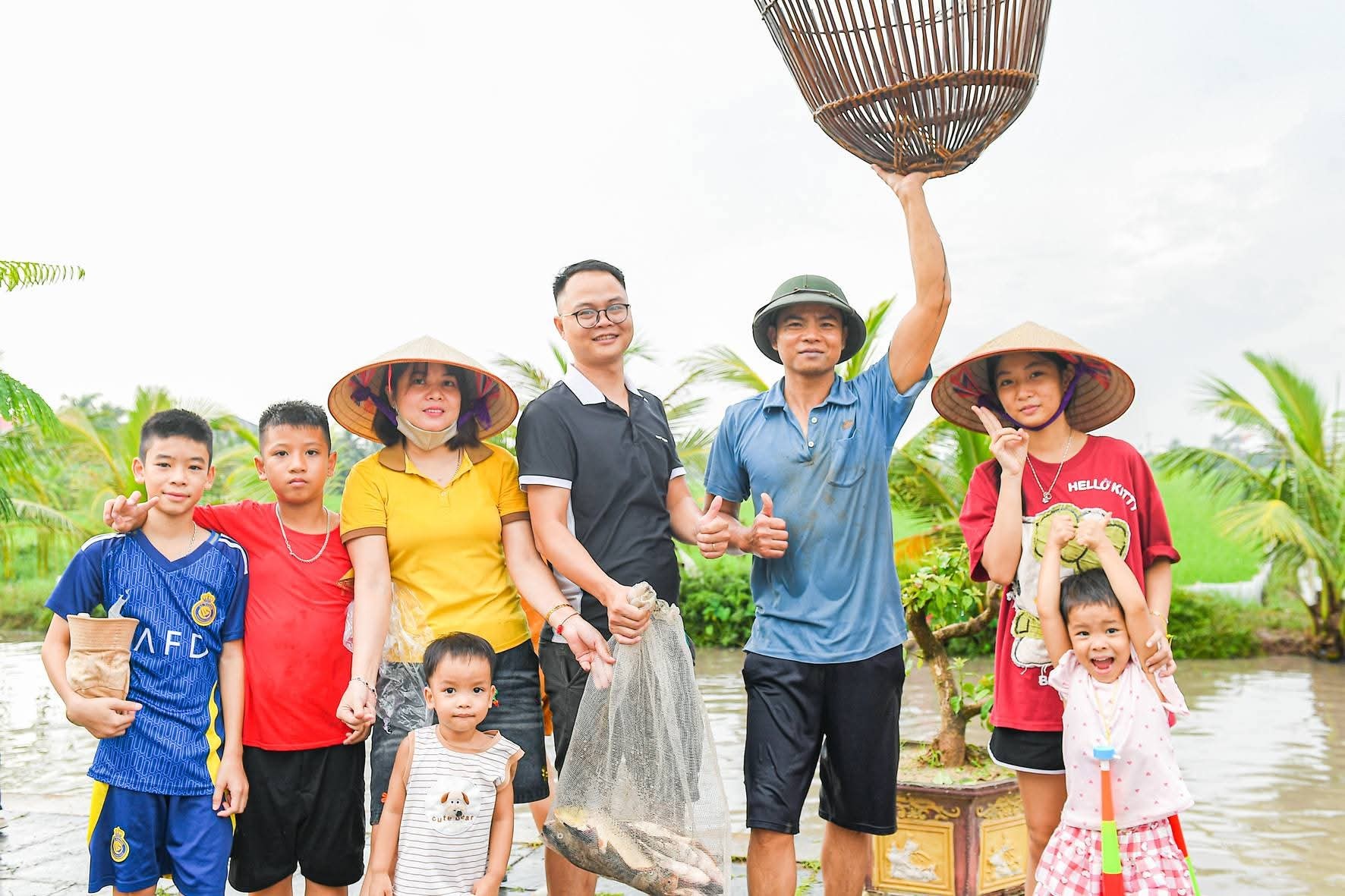 Rộn rã hội đùa nơm xã Chí Minh ở Hải Phòng Rộn rã hội đùa nơm xã Chí Minh ở Hải Phòng