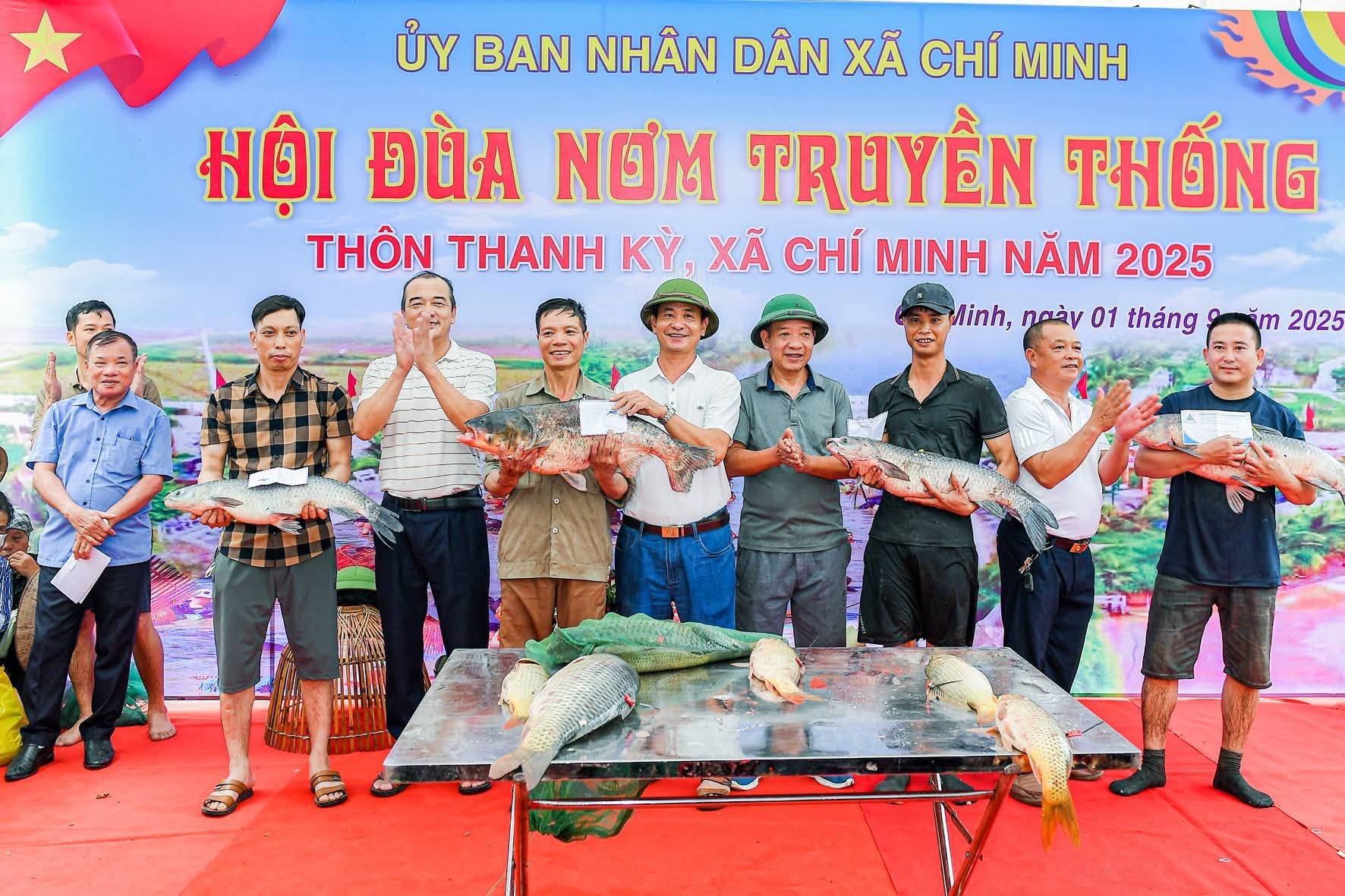 Rộn rã hội đùa nơm xã Chí Minh ở Hải Phòng Rộn rã hội đùa nơm xã Chí Minh ở Hải Phòng
