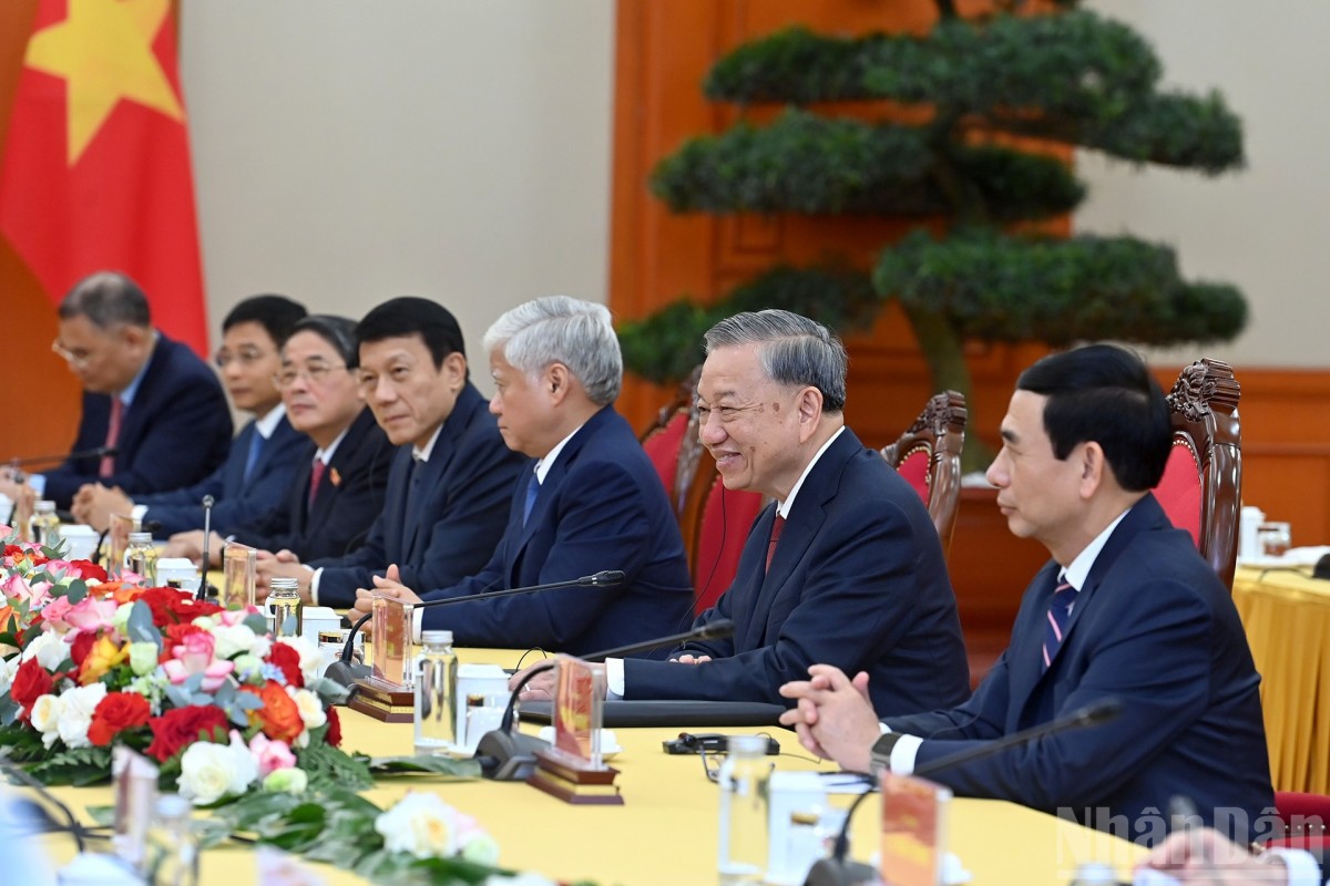 Tổng Bí thư Tô Lâm tiếp Chủ tịch Đảng Nhân dân Campuchia Hun Sen