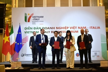 Gần 300 555win 500 nhà cái cá cược Việt Nam - Italia gặp gỡ, tìm kiếm cơ hội hợp tác