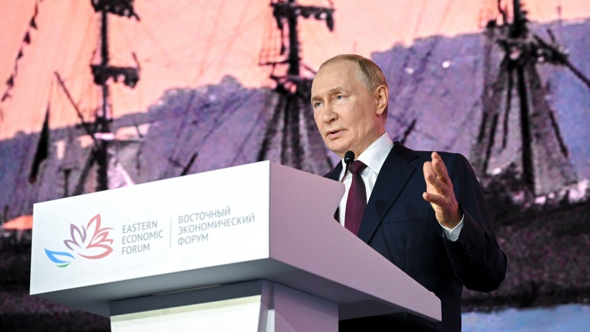Tổng thống Nga Vladimir Putin phát biểu ngày 5/9 tại phiên toàn thể của Diễn đàn Kinh tế Phương Đông 2025 (EEF) ở thành phố Vladivostok, Nga. Ảnh: Sputnik