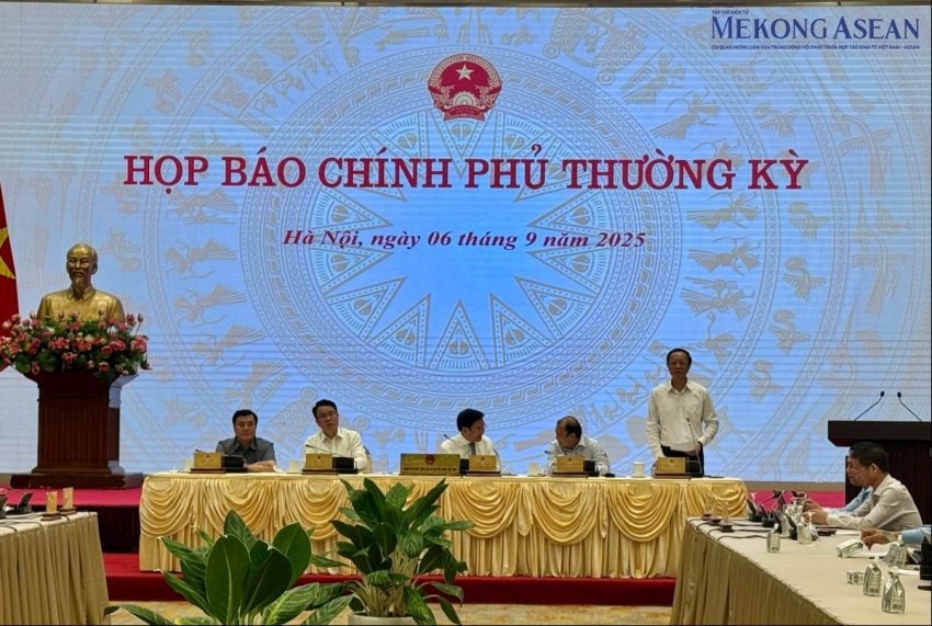 thu truong bo giao duc nghi quyet 71 cua bo chinh tri nhu mot cuoc cach mang moi
