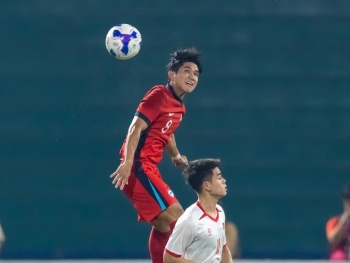 U23 Việt Nam đứng nhất bảng C sau chiến thắng Singapore