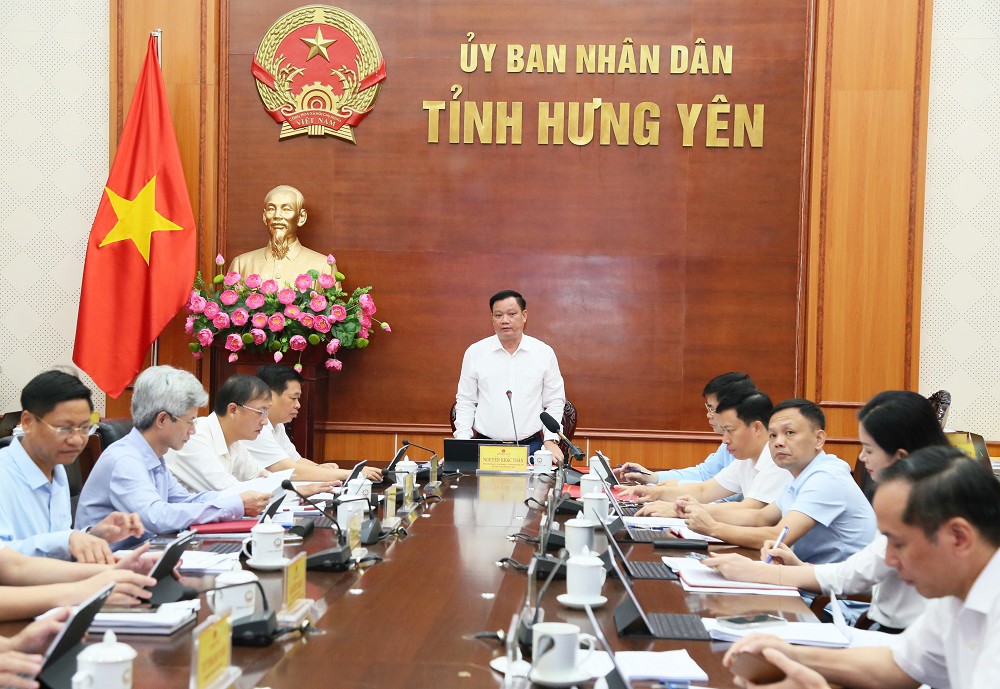 Ông Nguyễn Khắc Thận, Phó Bí thư Tỉnh ủy, Chủ tịch UBND tỉnh Hưng Yên phát biểu tại hội nghị. Ảnh: Hungyen.gov.vn.