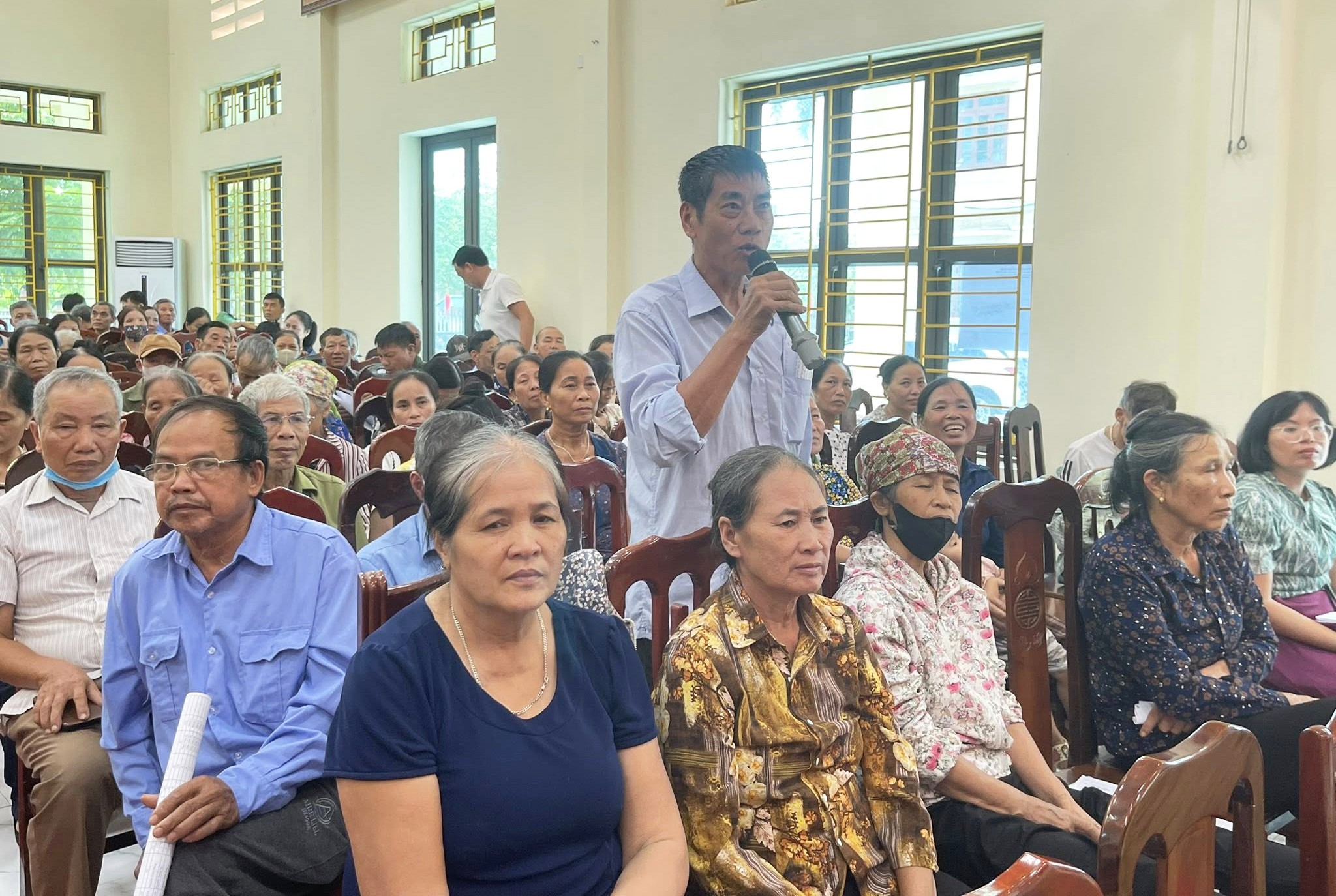 Người dân xã Chí Minh phát biểu tại hội nghị. Ảnh: Thông tin xã Chí Minh.