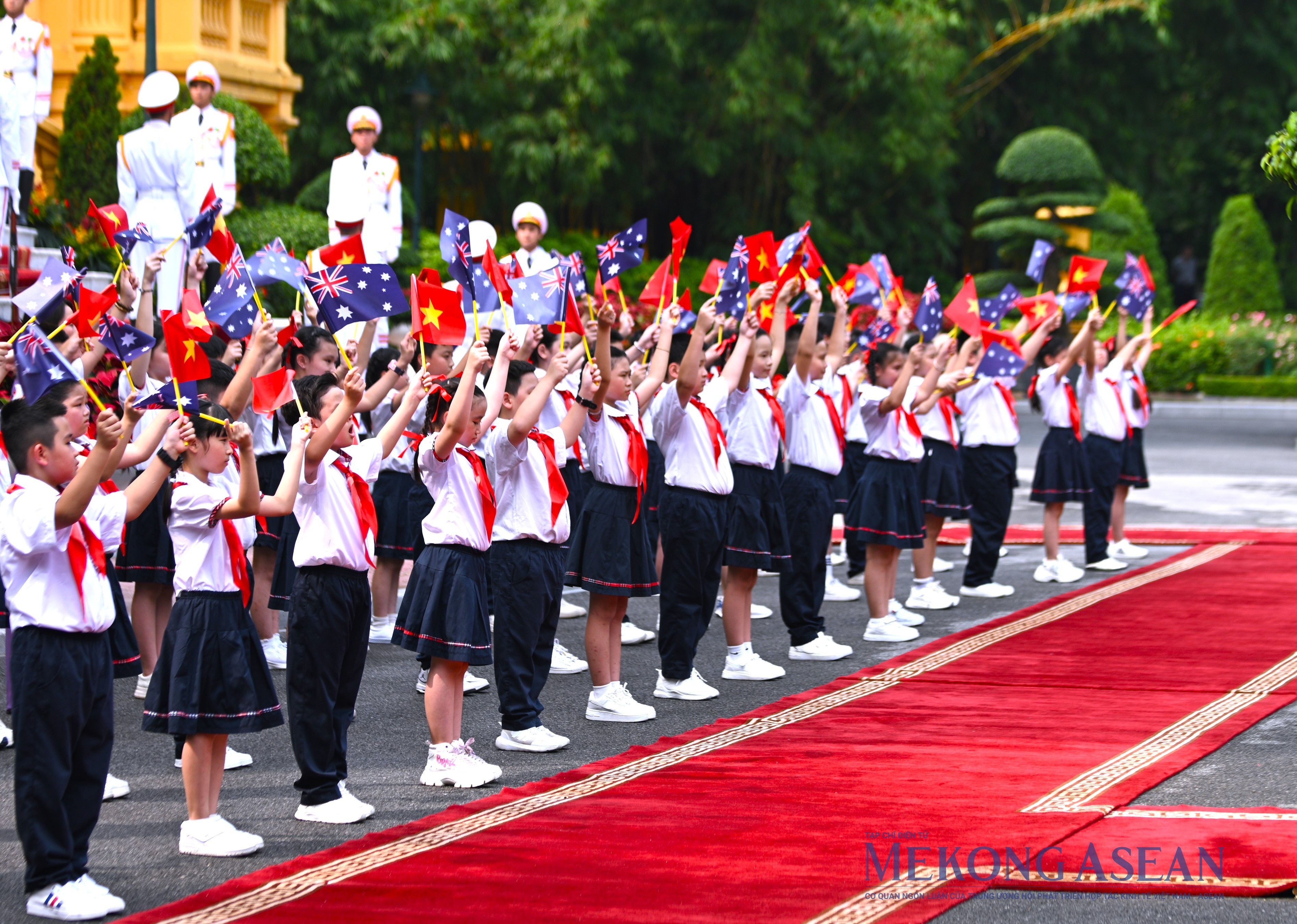Chủ tịch nước Lương Cường chủ trì lễ đón Toàn quyền Australia