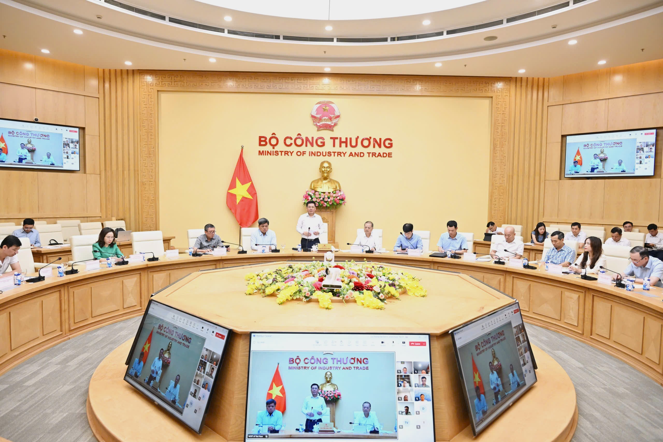 Bộ trưởng Nguyễn Hồng Diên: Xuất khẩu gạo tuyệt đối không được chủ quan