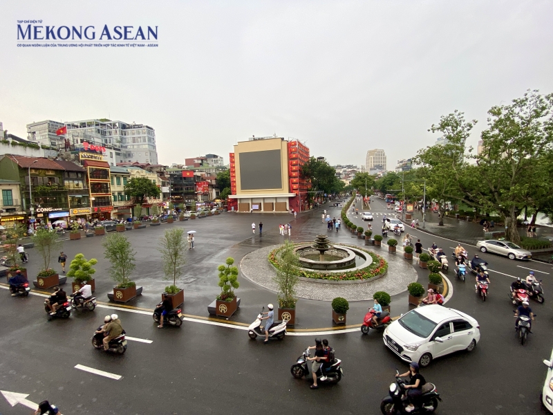 Diện mạo mới lạ của quảng trường Đông Kinh Nghĩa Thục sau cải tạo