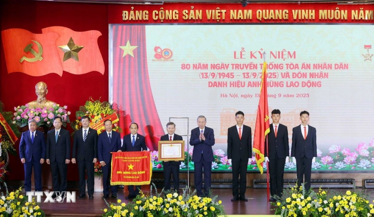 'Tòa án phải trở thành biểu tượng của công lý và niềm tin của nhân dân'