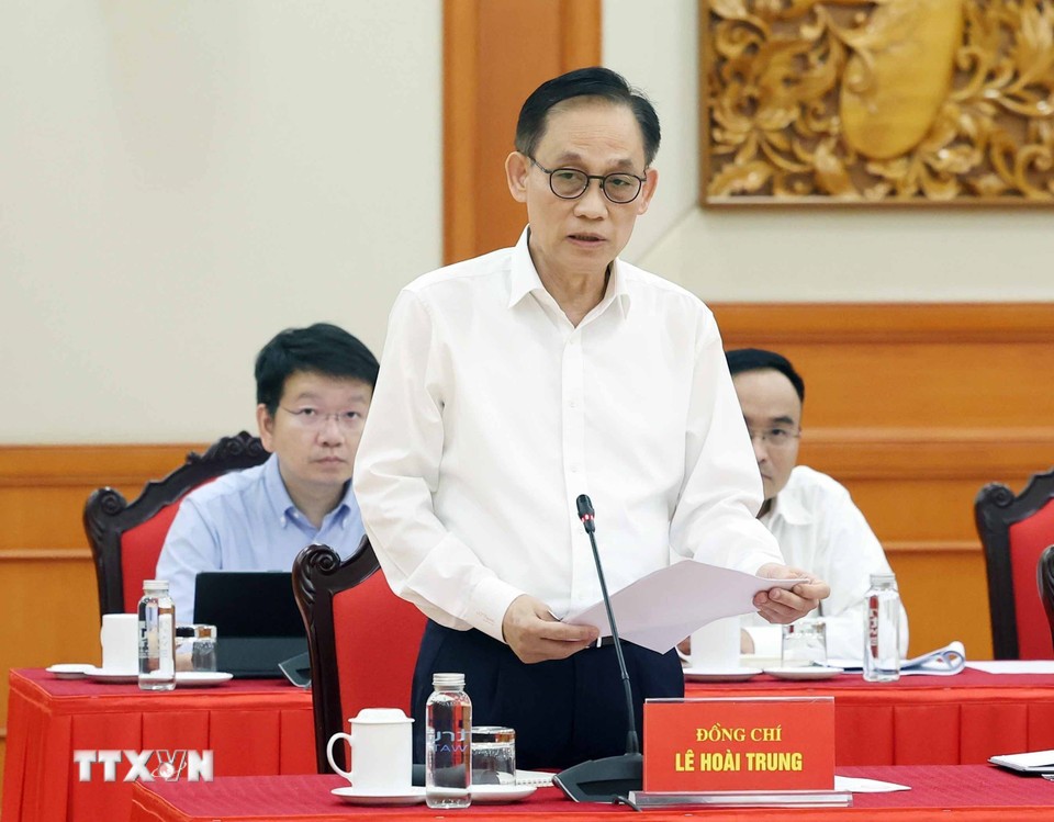 Bí thư Đảng ủy Bộ, Quyền Bộ trưởng Bộ Ngoại giao Lê Hoài Trung phát biểu tại buổi làm việc. Ảnh: TTXVN.