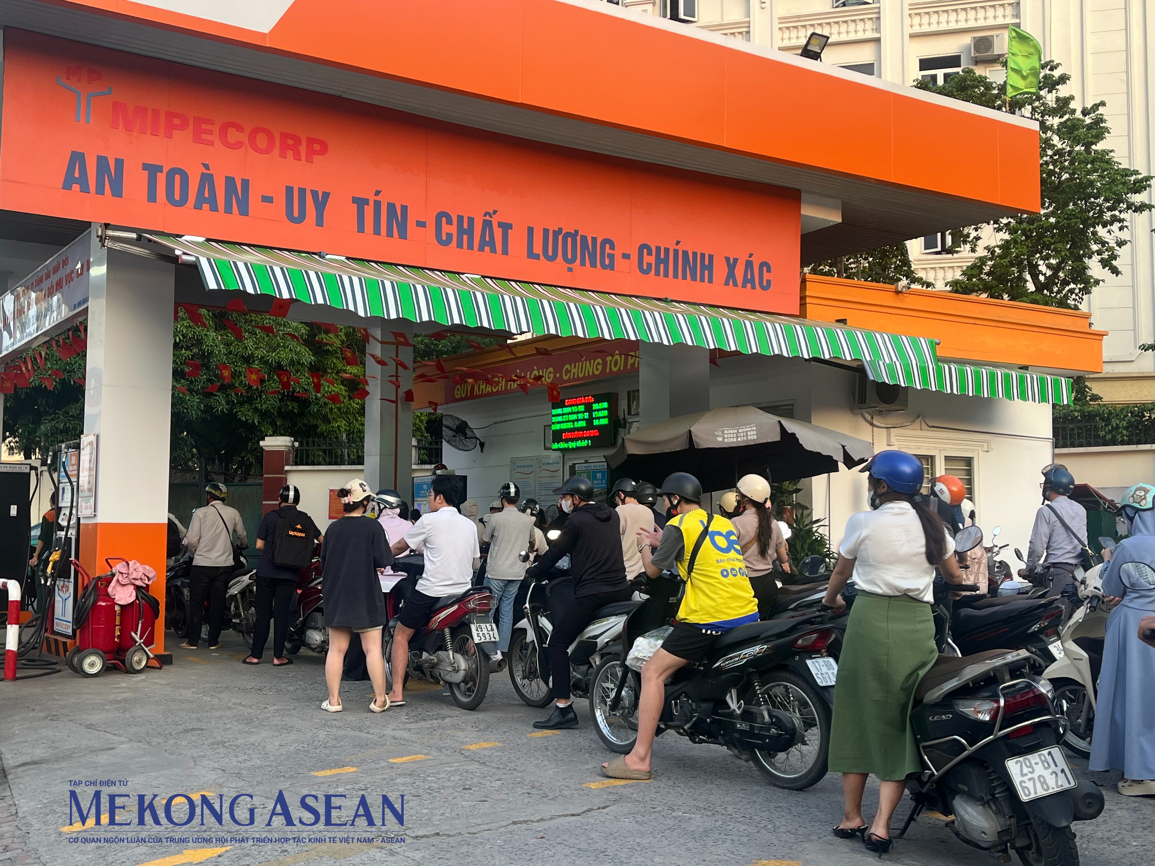 Giá xăng dầu đồng loạt giảm từ chiều 23/4