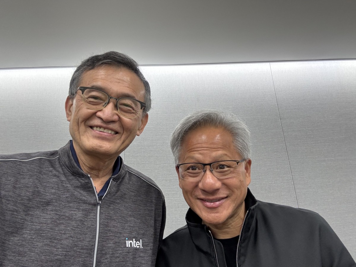 CEO Intel Lip-Bu Tan và CEO Nvidia Jensen Huang ngày 18/9. Ảnh: X/@LipBuTan1
