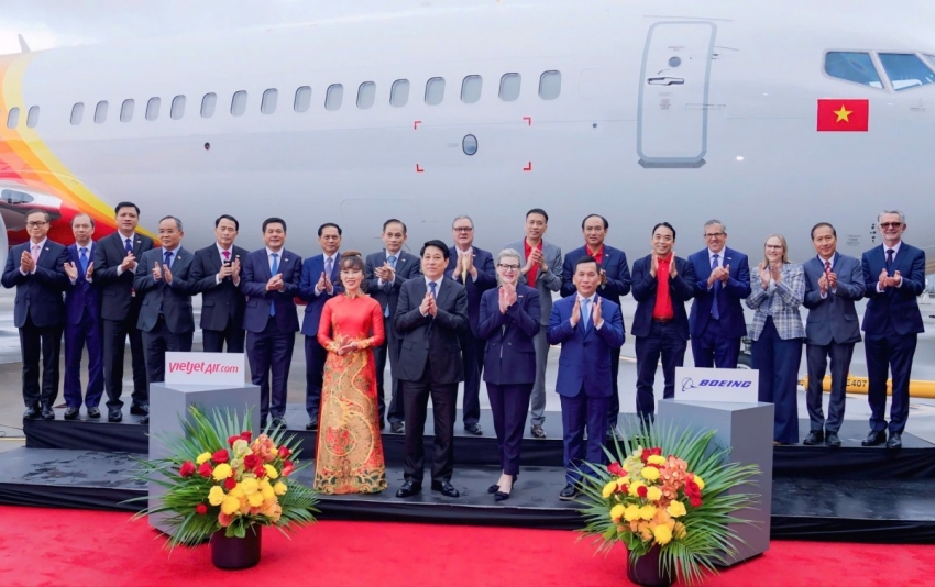 Vietjet nhận bàn giao tàu bay Boeing 737-8 đầu tiên từ đơn hàng 200 chiếc