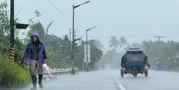 Siêu bão áp sát Philippines, cơ quan chính phủ và trường học đóng cửa
