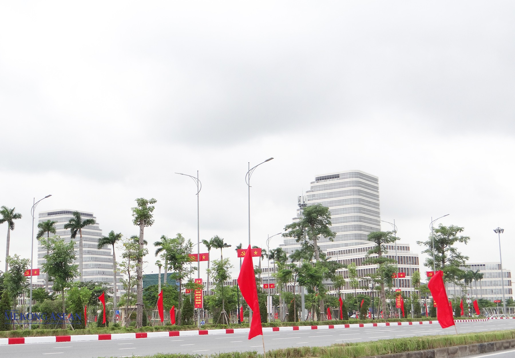 Thành phố Hải Phòng rực rỡ cờ, hoa chào mừng Đại hội đại biểu Đảng bộ thành phố lần thứ I, nhiệm kỳ 2025 - 2030. Ảnh: Phùng Nguyện/555win Login.